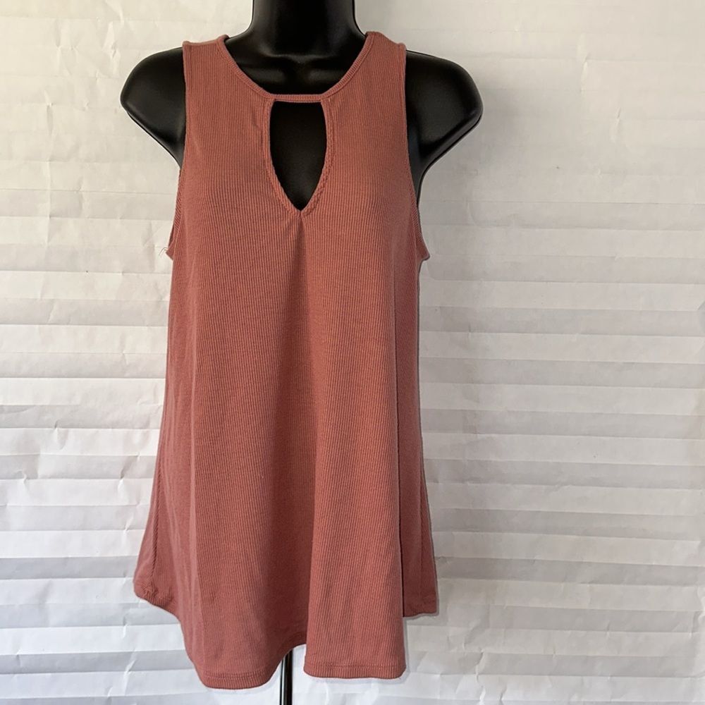 RUE21 Women's Soft Sienna Keyhole Tank Top Size Medium M Sleeveless Blouse